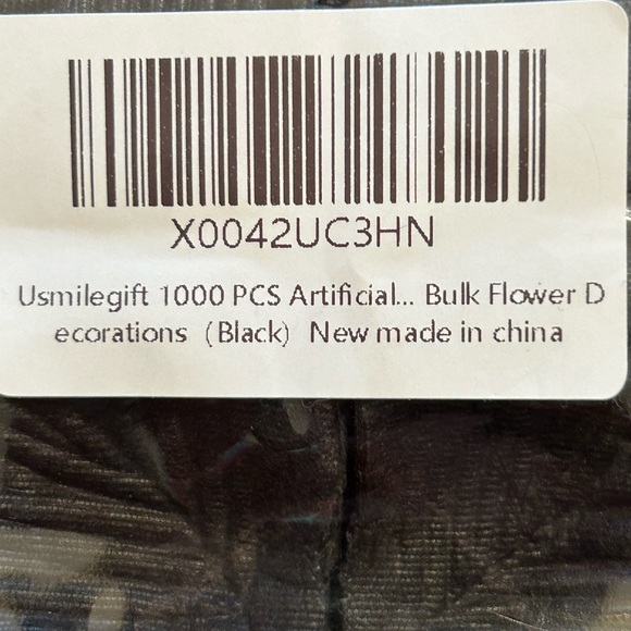 Black Fabric Rose Petals - Picture 3 of 3